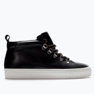 Woman’s Black Leather Lace-Up Hightop Biker Sneakers Sz EU 38